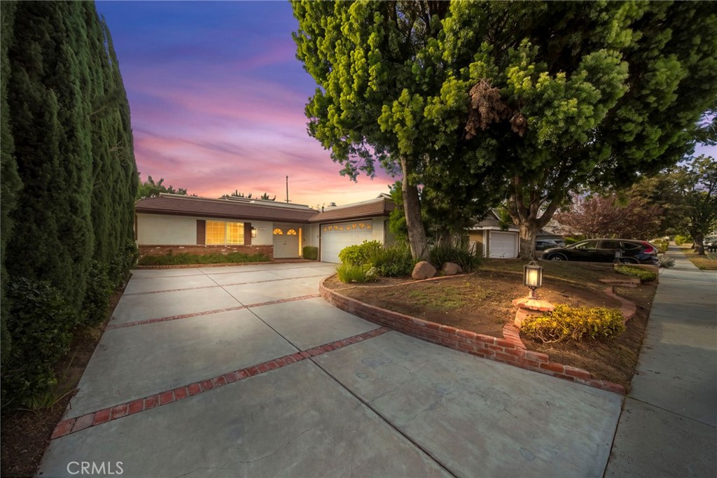 10037 Sunnybrae Avenue — photo