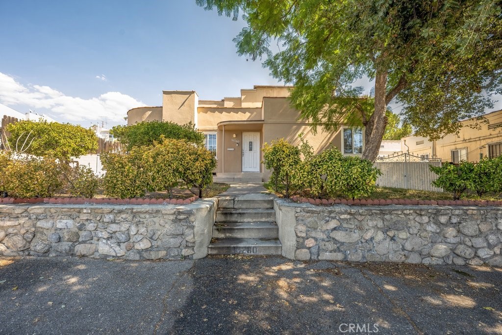 10260 Tujunga Canyon — photo