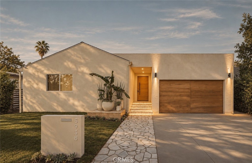 5938 Aldea — photo