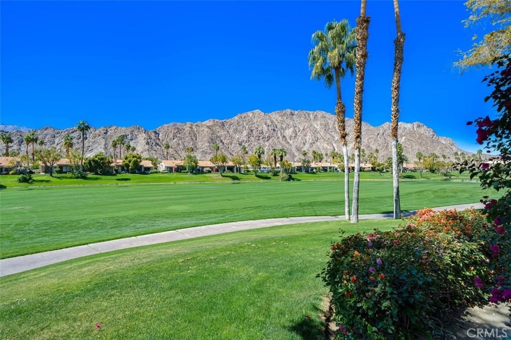 54469 Oak Hill — photo