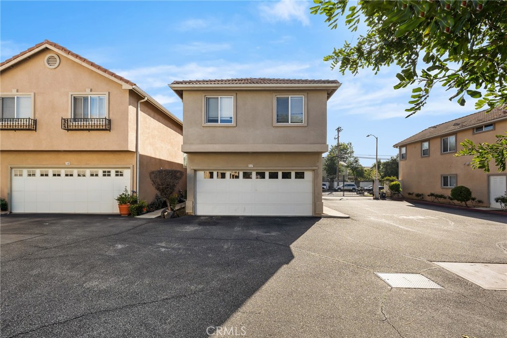 9315 Burnet Ave Unit 117 — photo