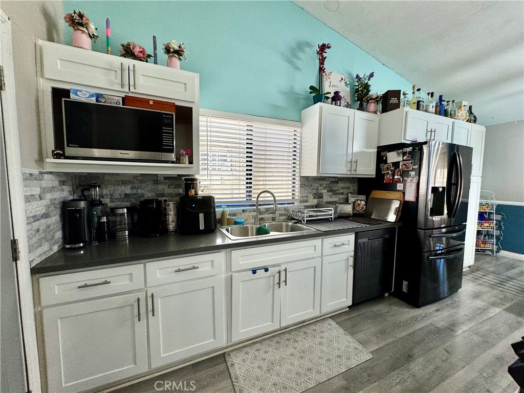 1308 W Avenue H8 — photo