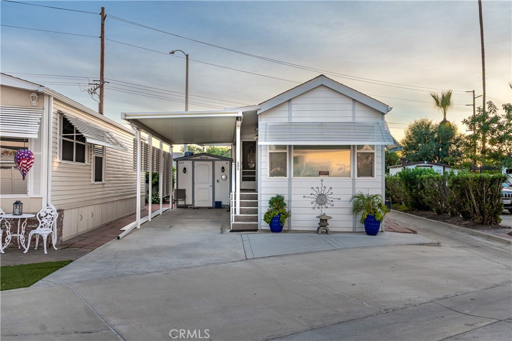 1295 205 S Cawston — photo