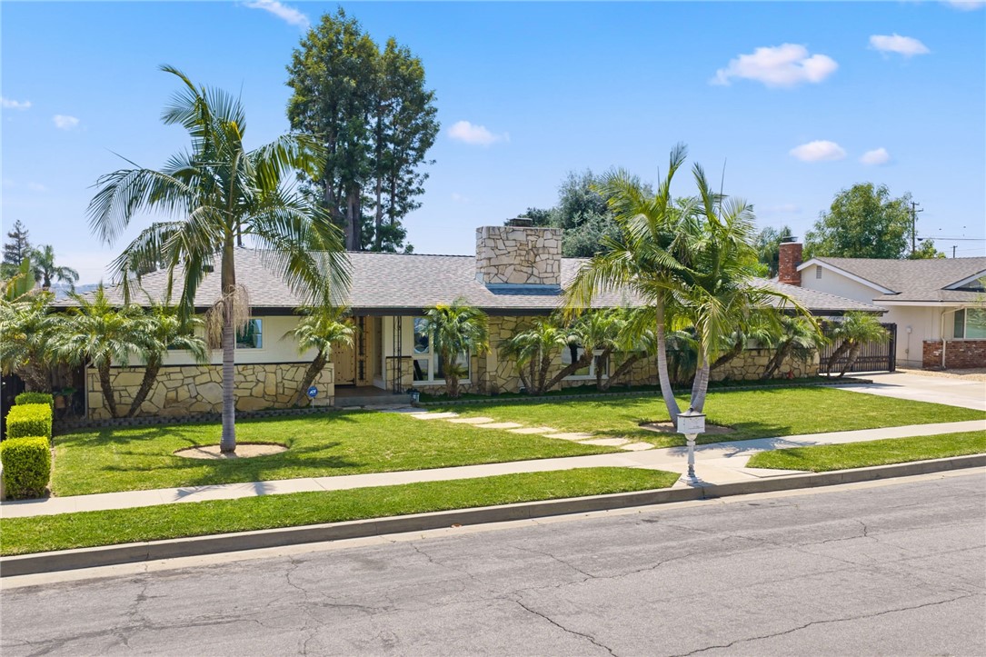 1020 La Serna — photo