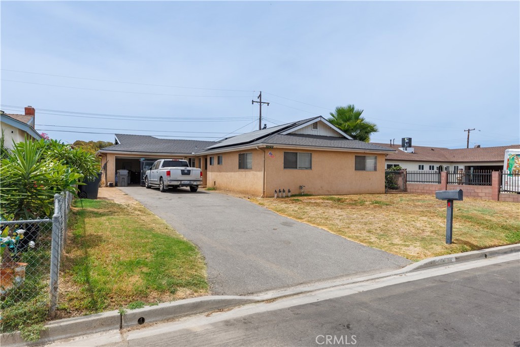 3292 Debbie Lane — photo