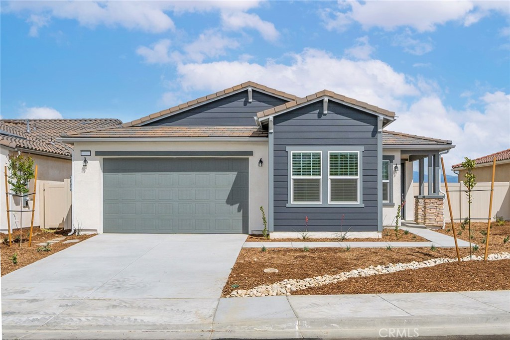 708 Lori Tree — photo
