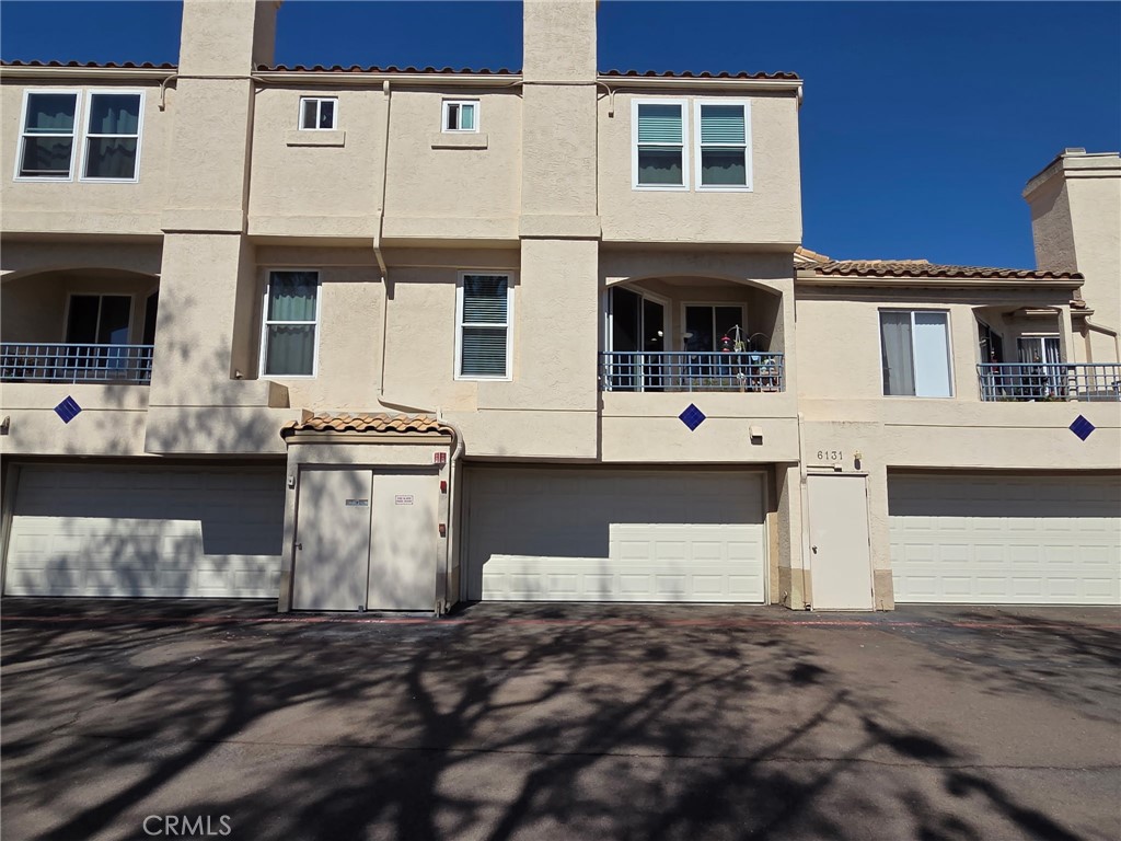 6131 Calle Mariselda 104 — photo