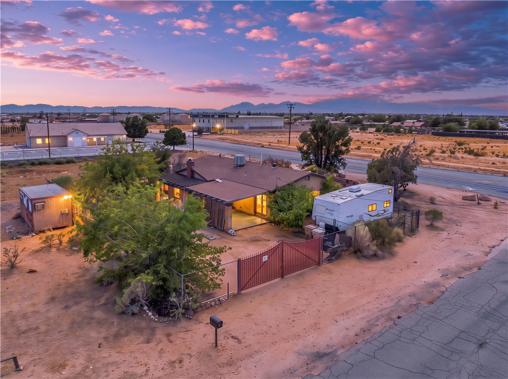 11273 Hesperia Road — photo