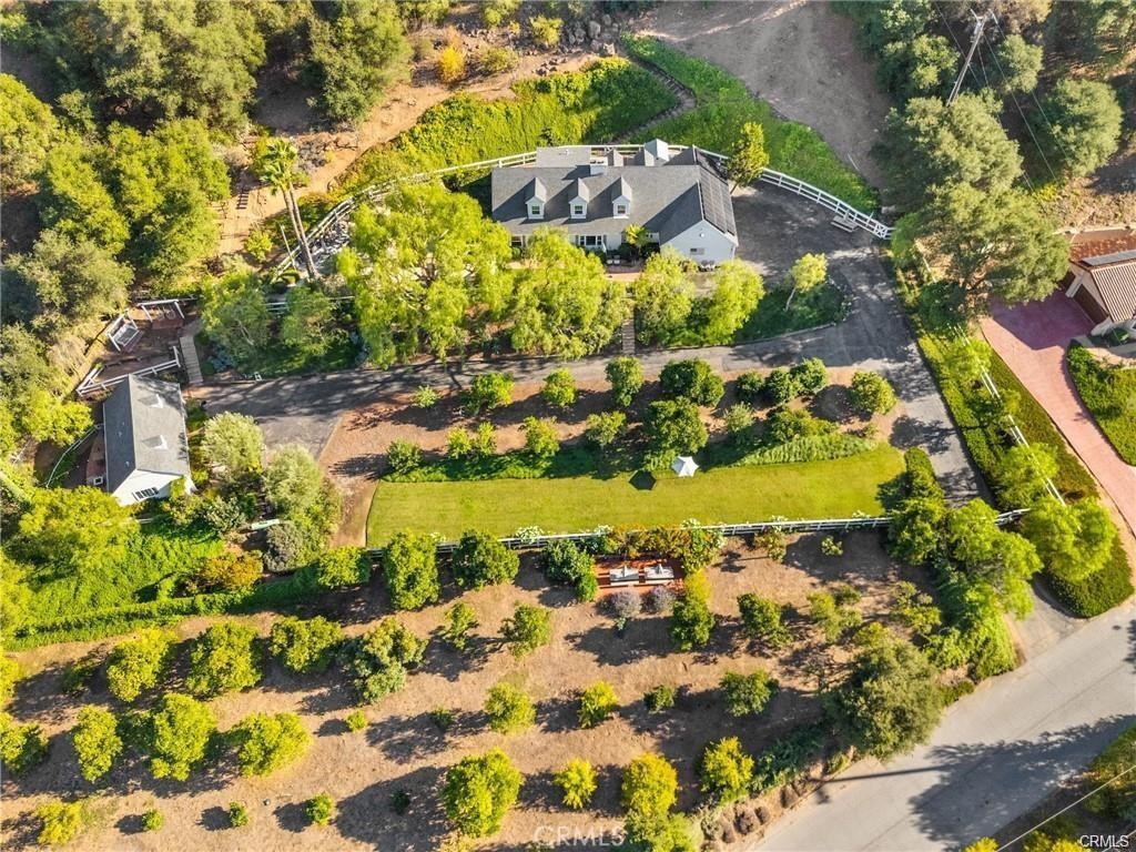 3945 Pala Mesa — photo