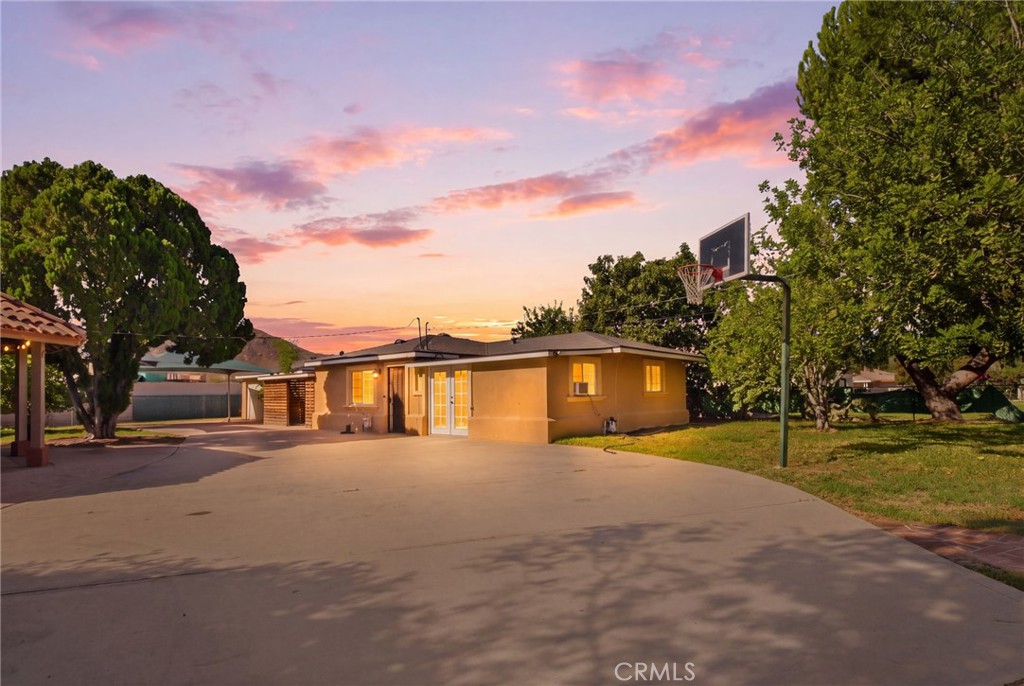 17651 Santa Ana — photo