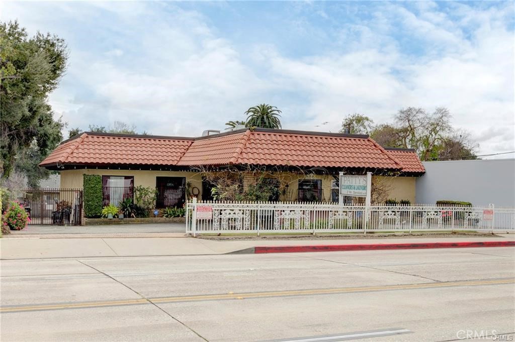 340 W Foothill — photo