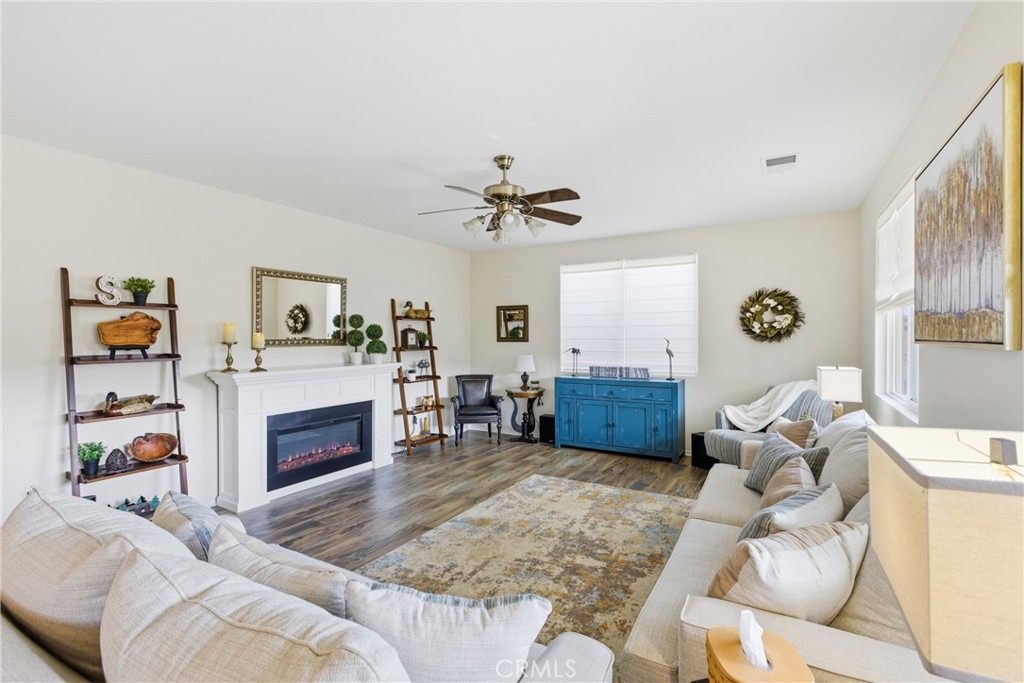 8731 Mann Lane — photo