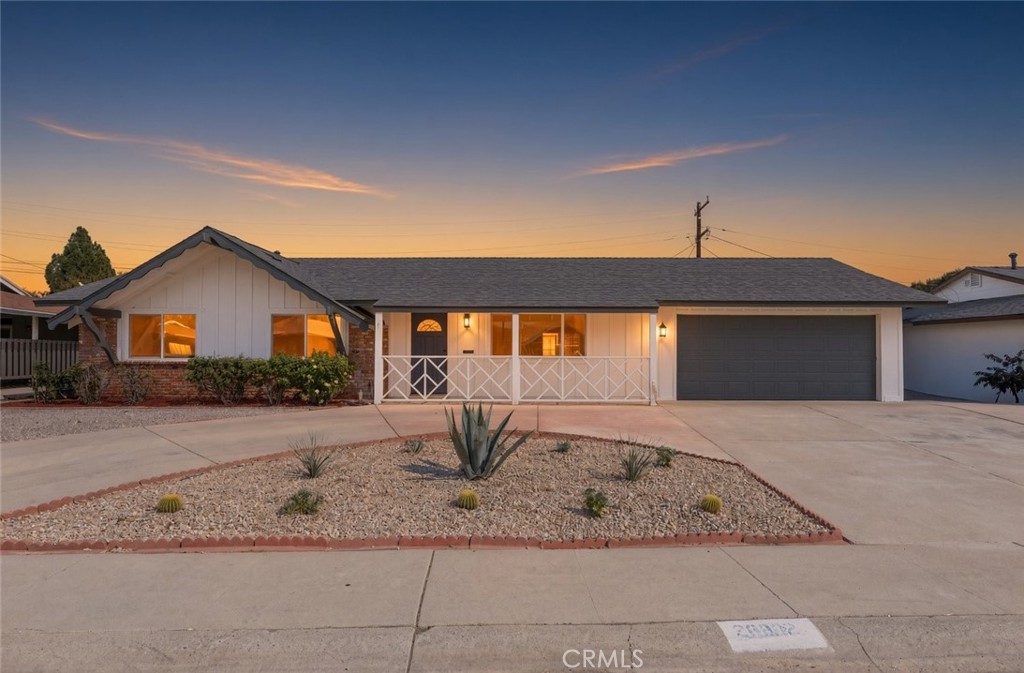 28902 Hogan — photo