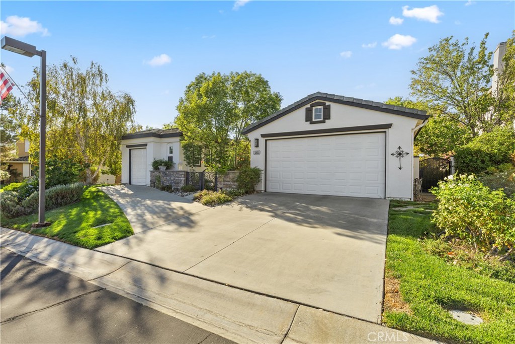 22823 Banbury Court — photo