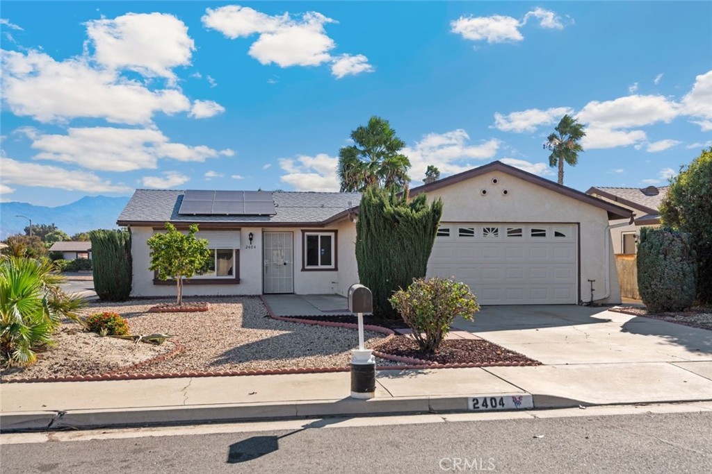 2404 El Rancho Circle — photo