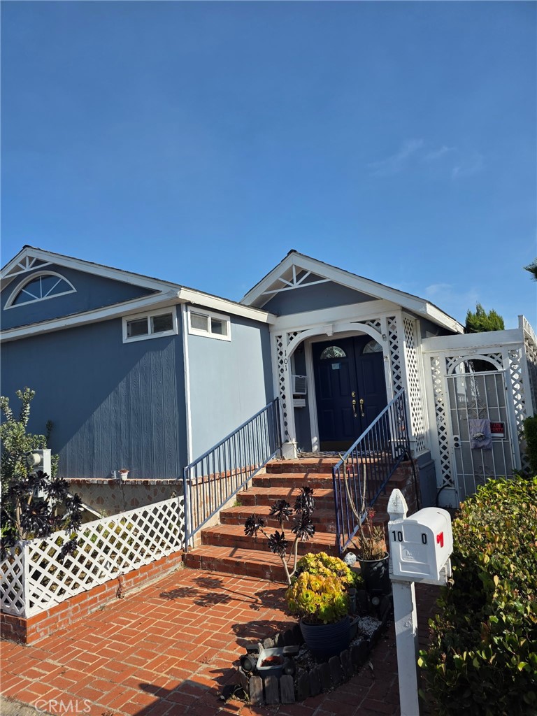 1120 E Mission Rd — photo