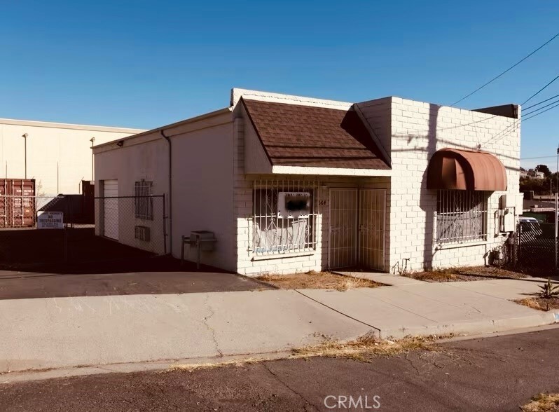 664 Townsite Drive — photo