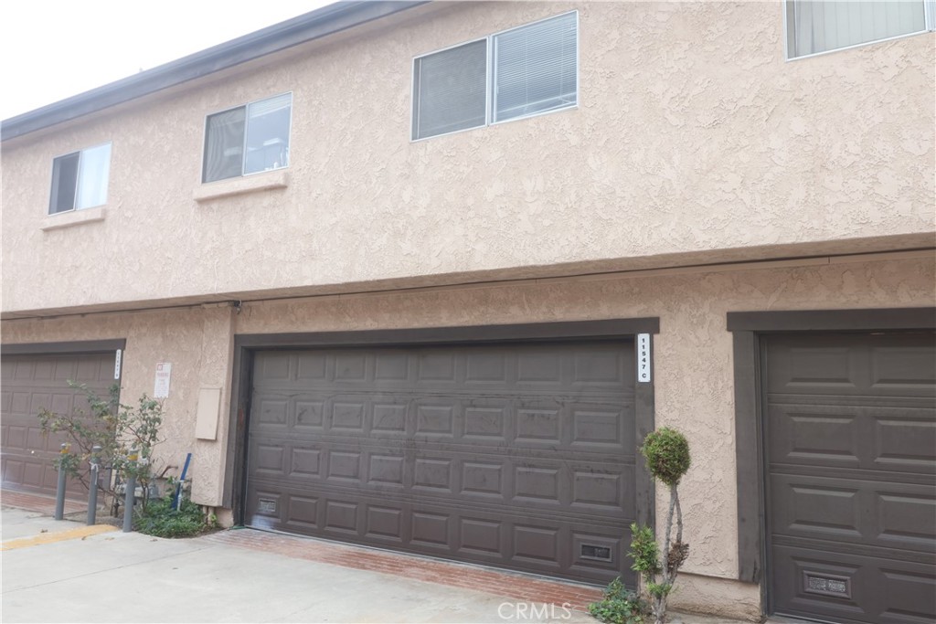 11547 Lower Azusa C — photo