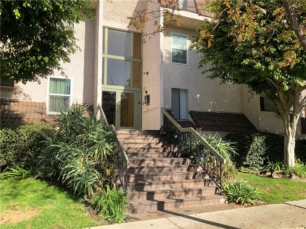 409 Burchett 220 — photo