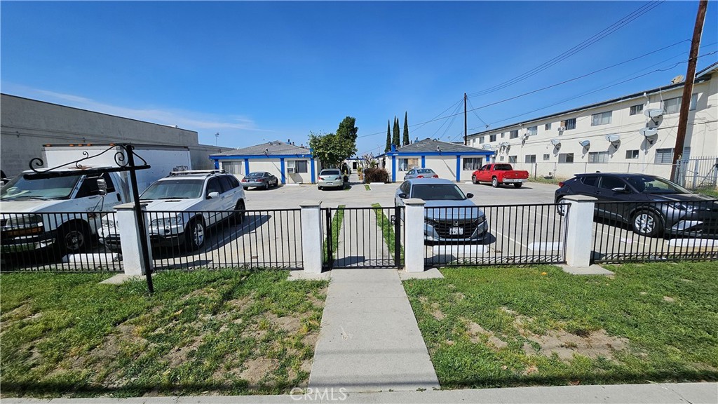 4225 Tyler — photo