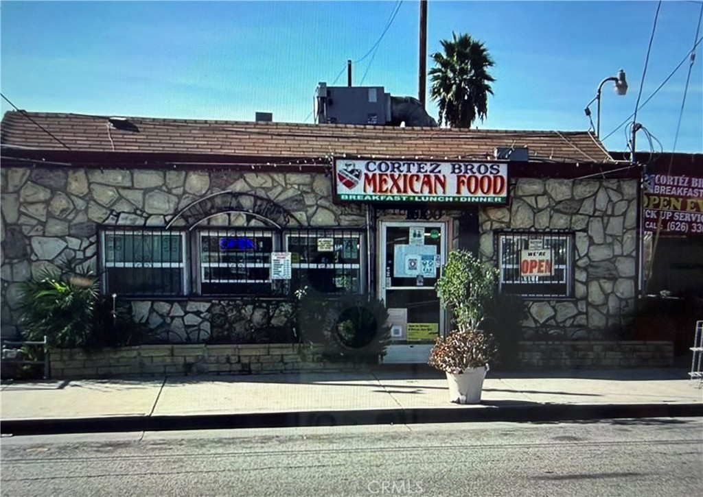16100 Old Valley — photo