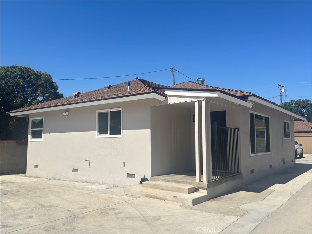 5830 N Vista Street — photo