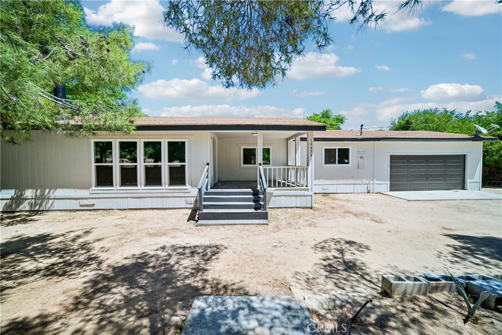 12233 E Avenue V-12 — photo