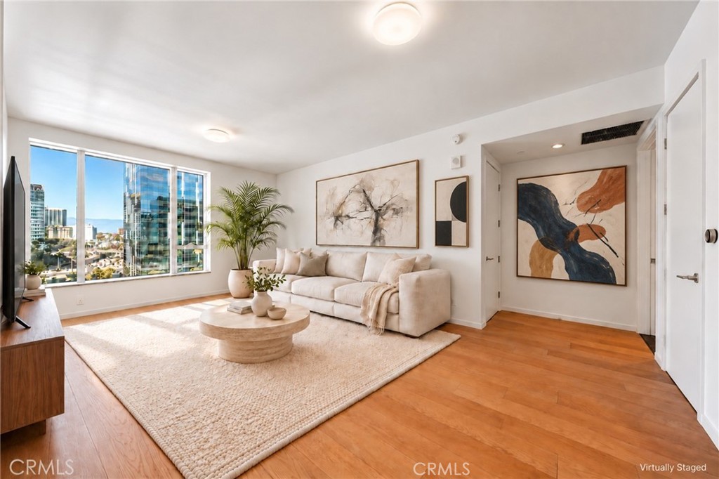 889 Francisco St 1210 — photo