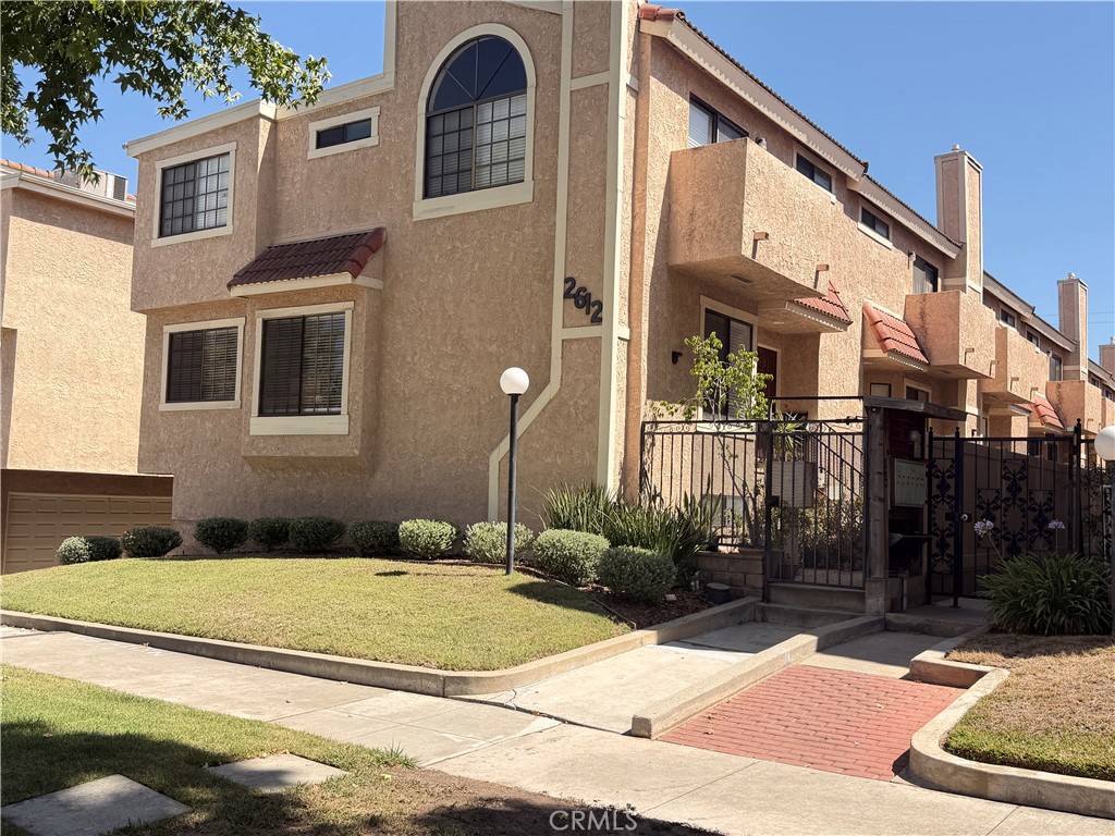 2612 W Grand Avenue C — photo