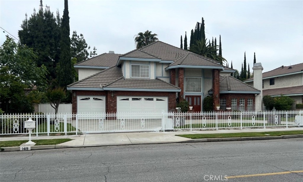 1419 Holly Avenue — photo