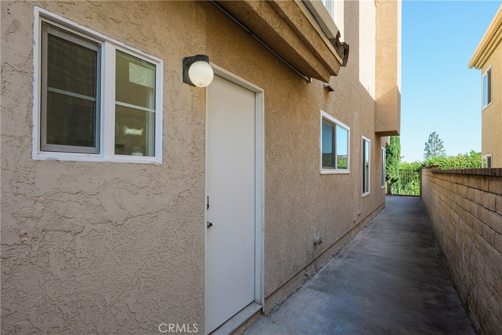 10227 Northridge 2 — photo