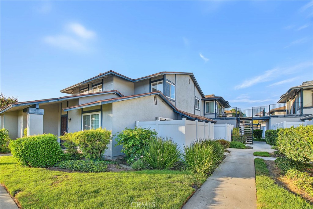 1476 Forest Glen 12 — photo