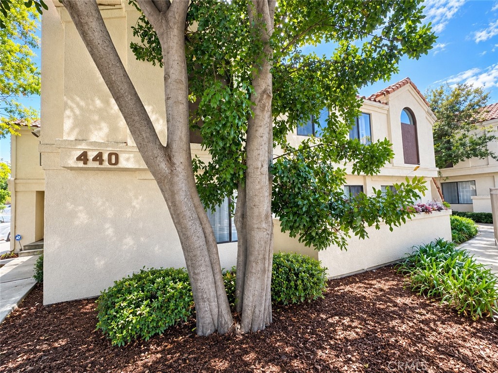 440 Anderwood Court — photo