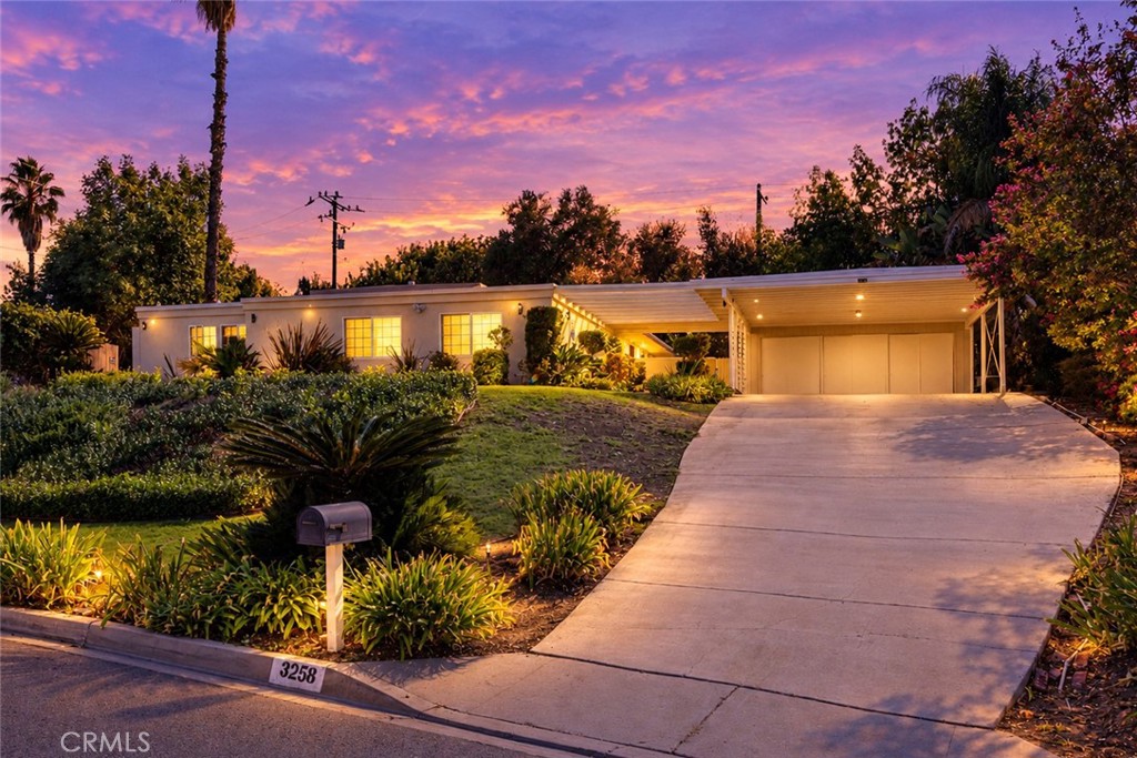 3258 E Whitebirch Drive — photo