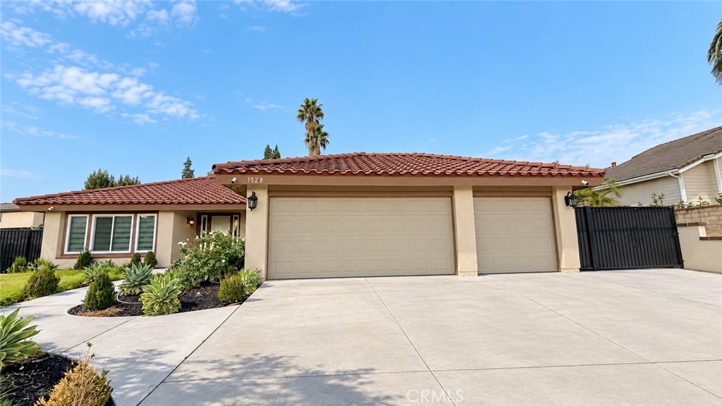 1528 S Gold Canyon — photo