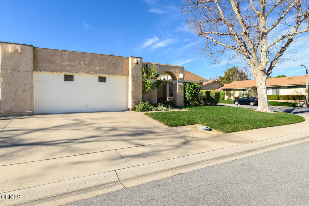 22106 Village 22 — photo