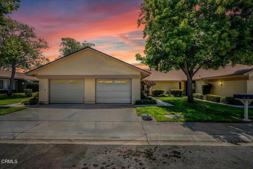 41028 Village 41 — photo