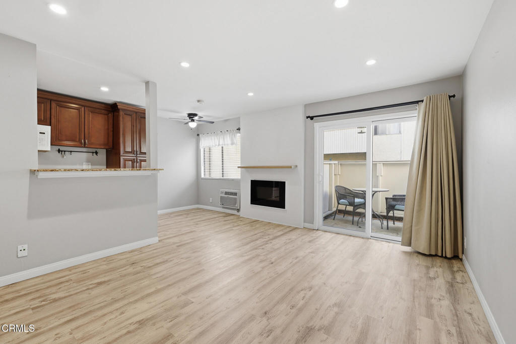 28947 E Thousand Oaks 121 — photo