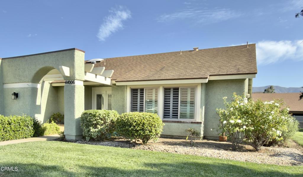 44006 Village 44 — photo