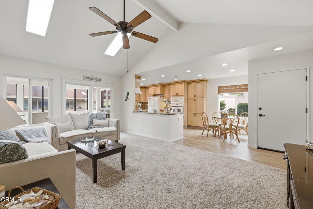 42110 Village 42 — photo