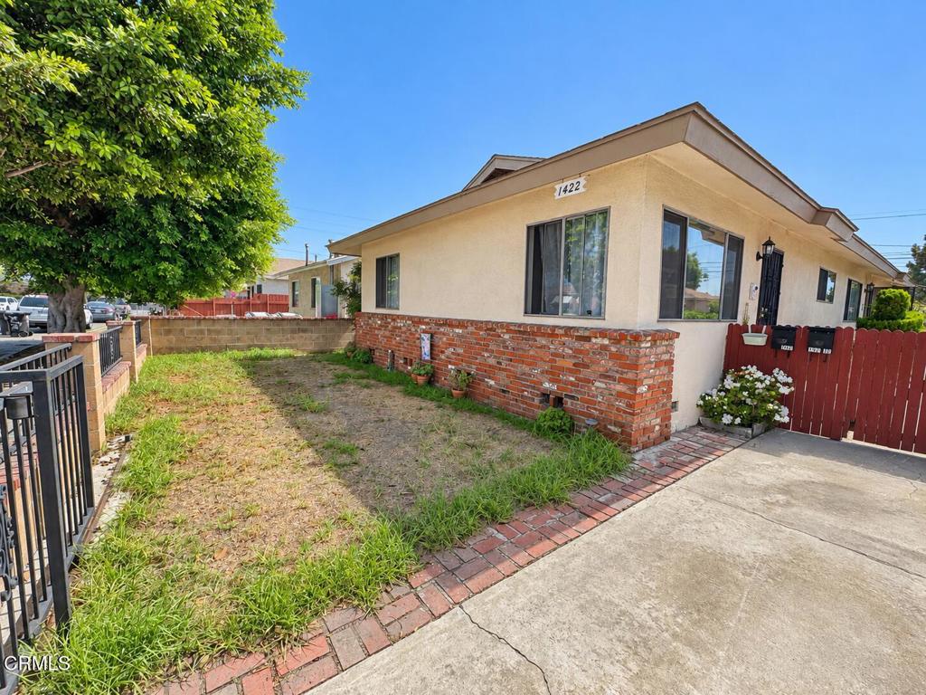 1422 E Mauretania Street — photo