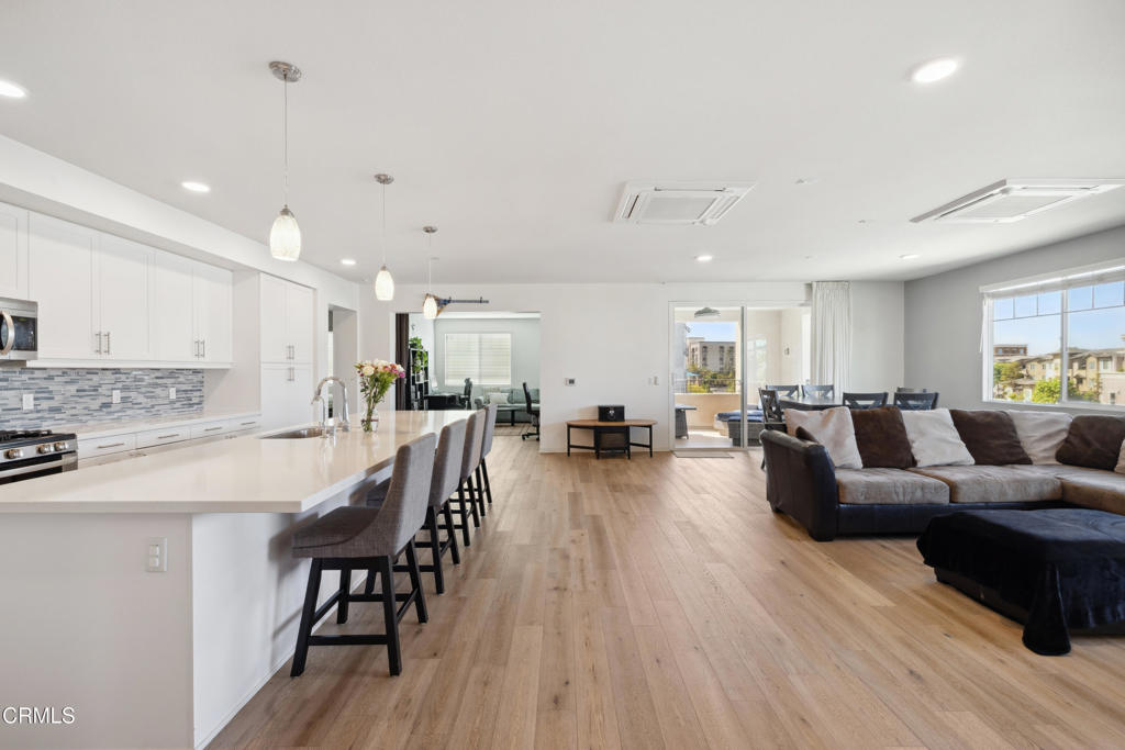2800 Wagon Wheel Road Unit 304 — photo