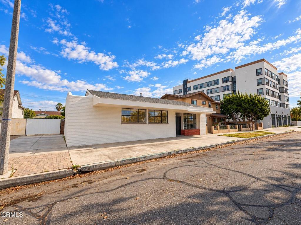 118 S B Street, Oxnard, CA 93030 — photo 2