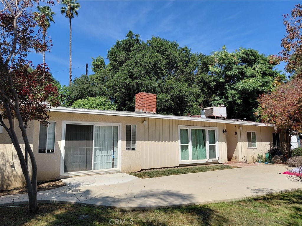 15421 Newton Street — photo