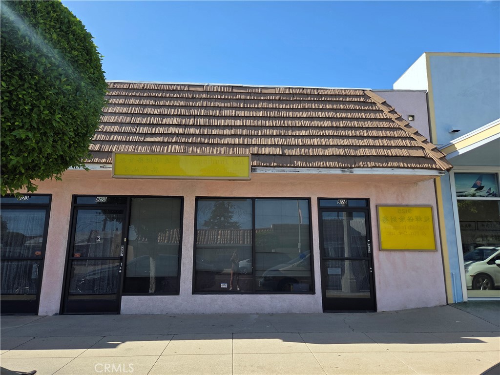 9123 Las Tunas Drive 1/2 — photo