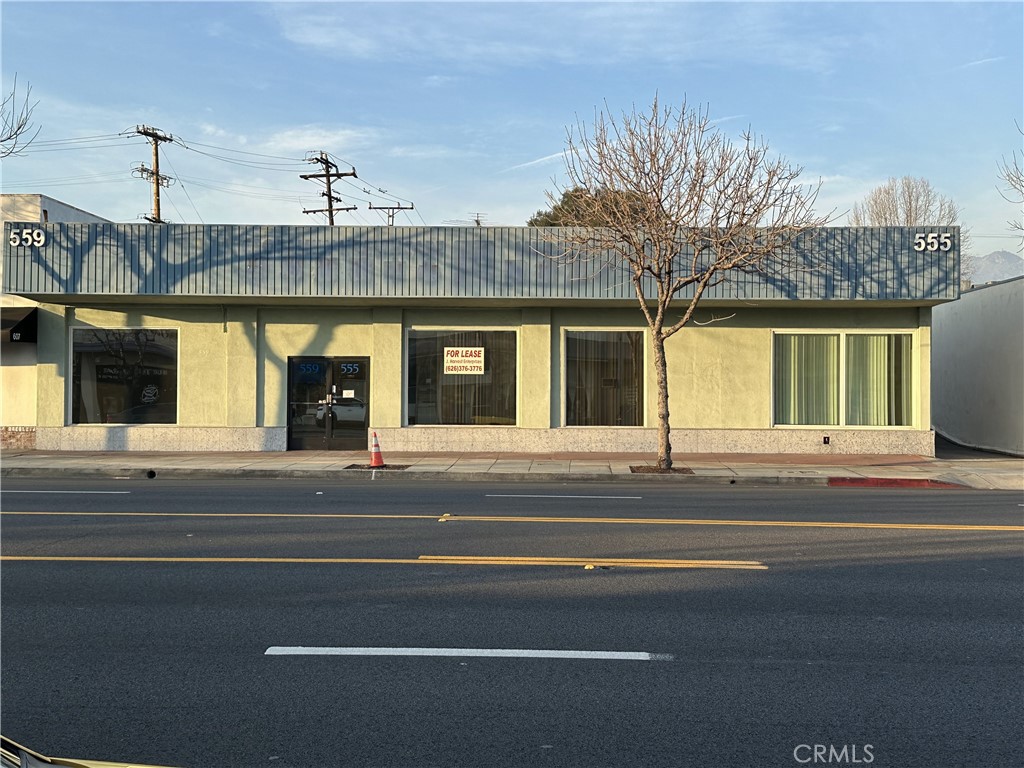 555 W Las Tunas — photo