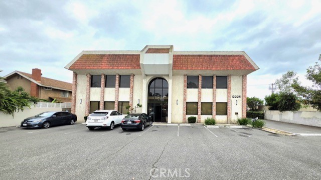 12225 South Street 101 — photo