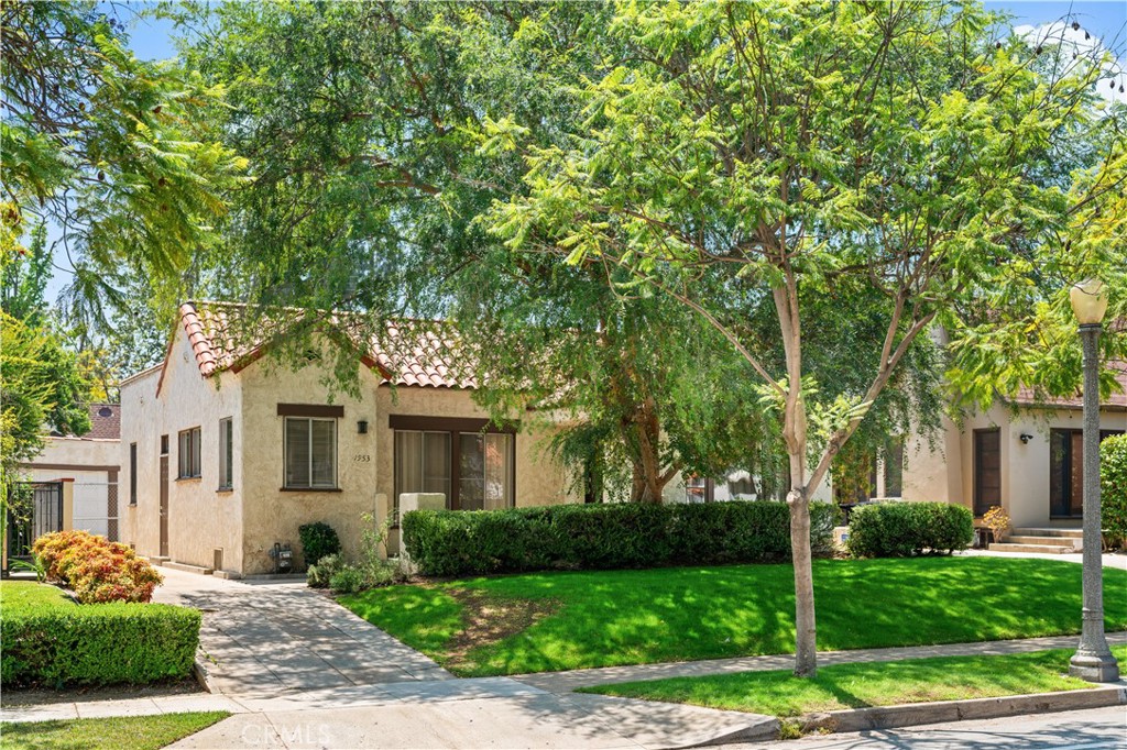 1953 S Los Robles — photo