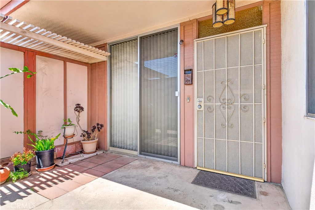 777 E Valley 136 — photo