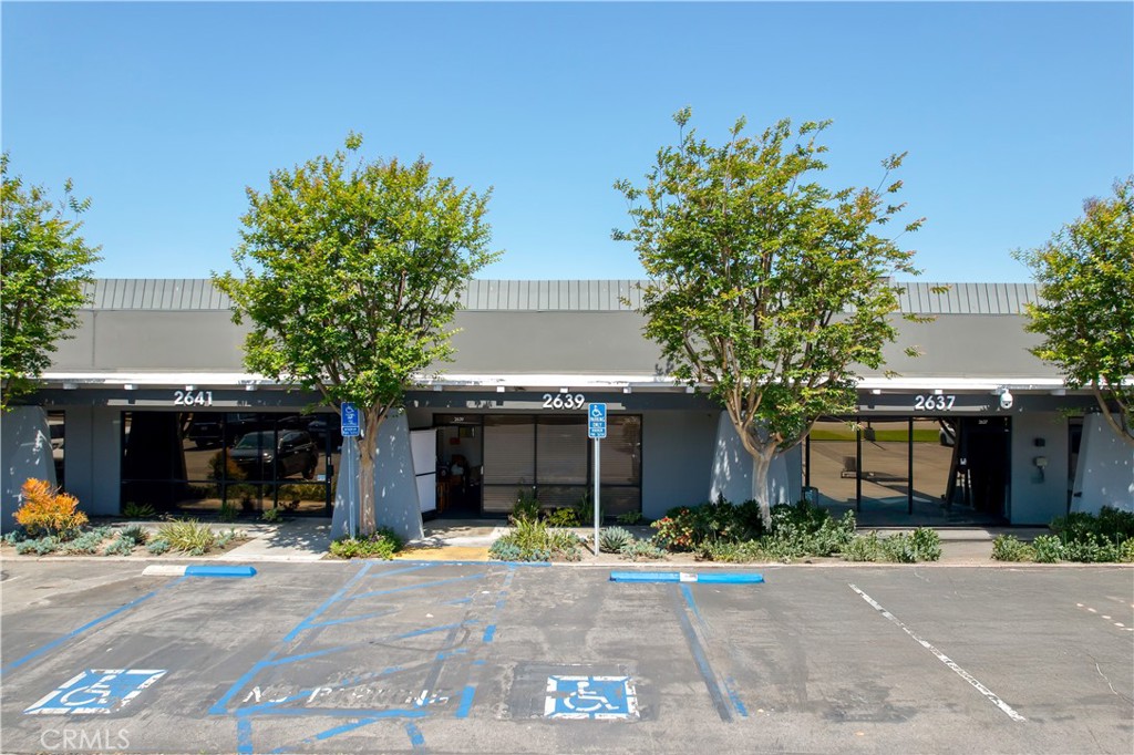 2639 W Woodland Drive — photo